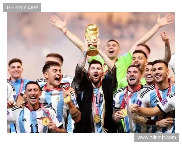 梅西晒乐高大力神杯合影庆夺冠