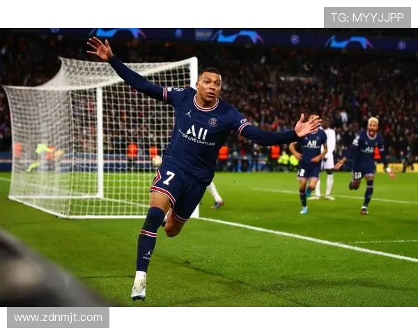 皇马光明球场训练姆巴佩可首发